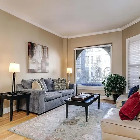 Brownstone In Gold Coast Apartment Chicago Exterior photo
