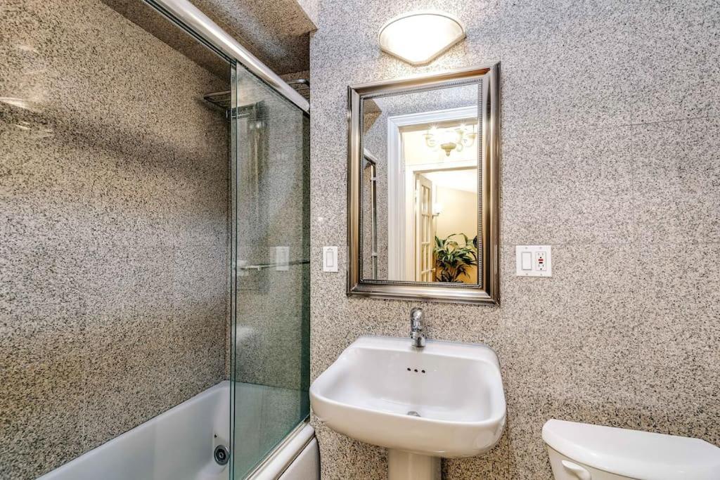 Apartment Brownstone In Gold Coast *